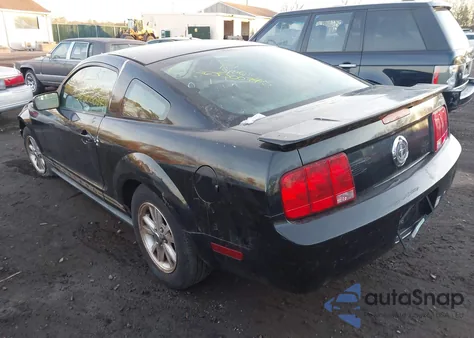 2007 Ford Mustang V6 Deluxe/V6 Premium z USA, uszkodzony, nr VIN 1ZVFT80N675318730